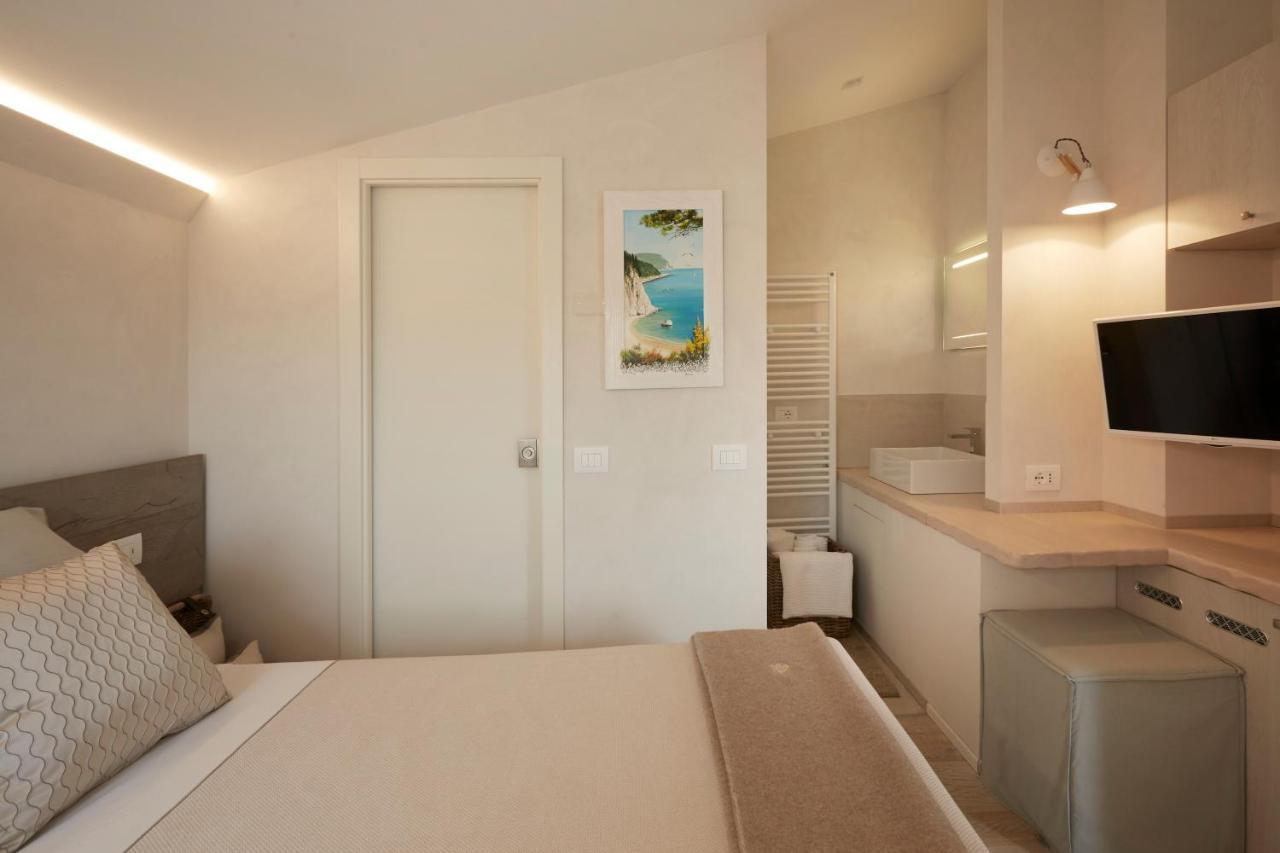 Nilu Relais Bed & Breakfast ซีโรโล ภายนอก รูปภาพ