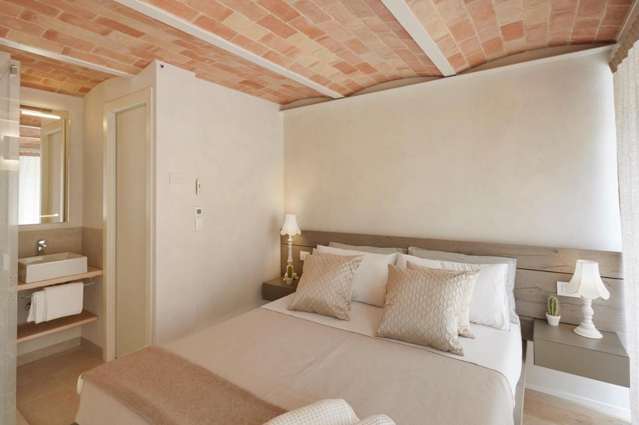 Nilu Relais Bed & Breakfast ซีโรโล ภายนอก รูปภาพ